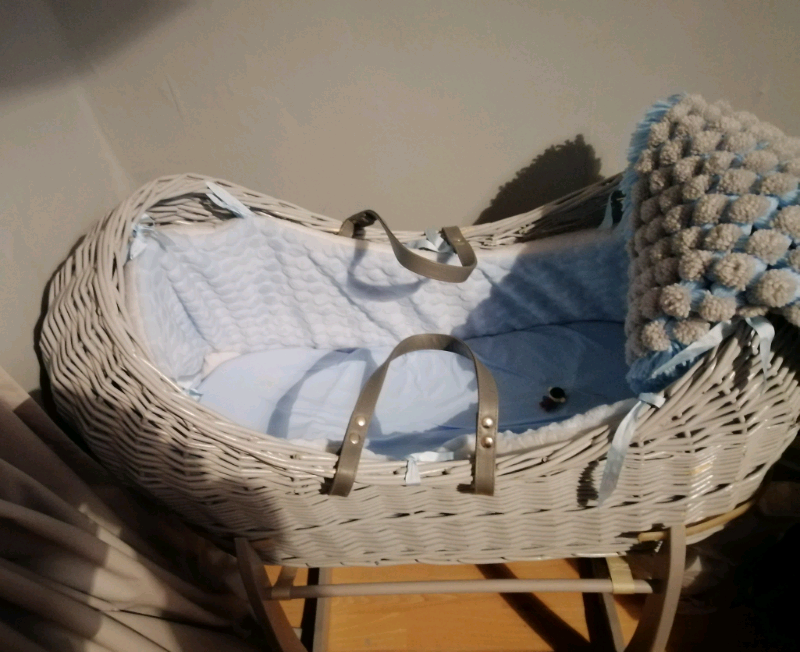 gumtree moses basket stand